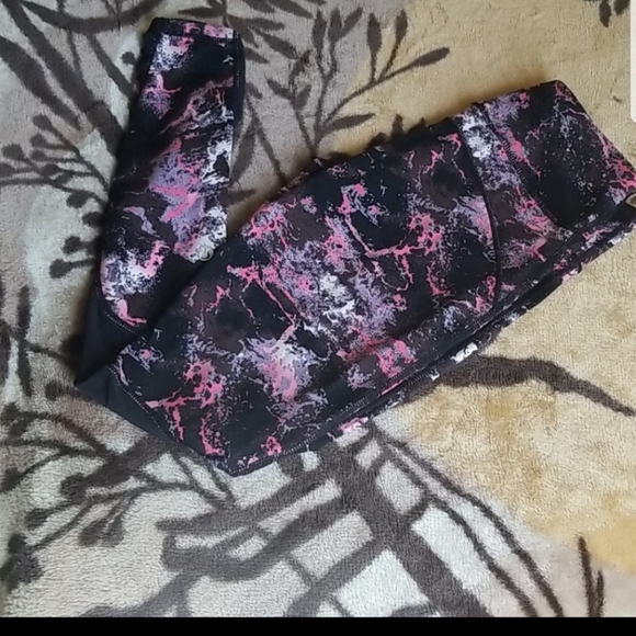 Lululemon leggings - Picture 2 of 5